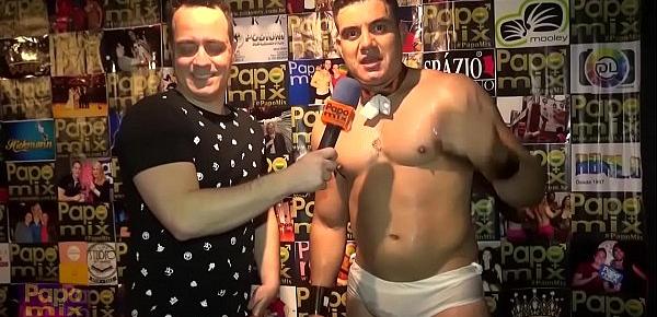  Stripper total de Yuri Gaucho em festa do PapoMix